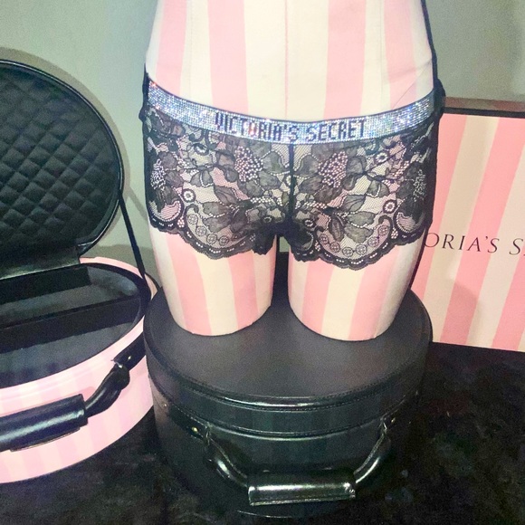 New Victoria’s Secret VERY SEXY Shine Strap Lace Shortie Panty Black Small - Picture 1 of 4